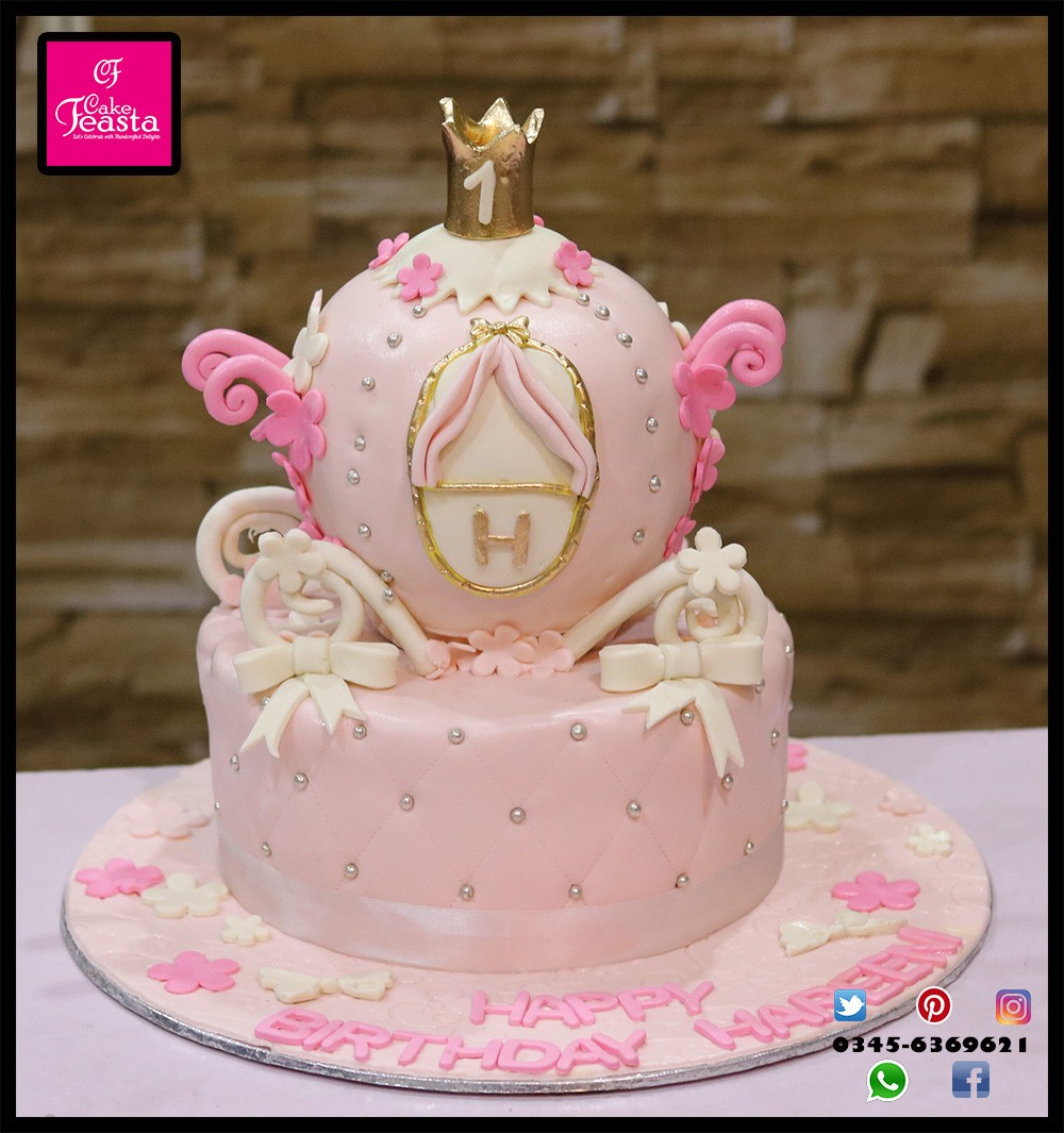 1575355994-princess-ruksti-wedding-cake.jpg